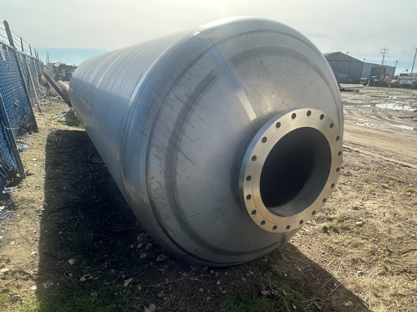 5,000 gallon stainless tank